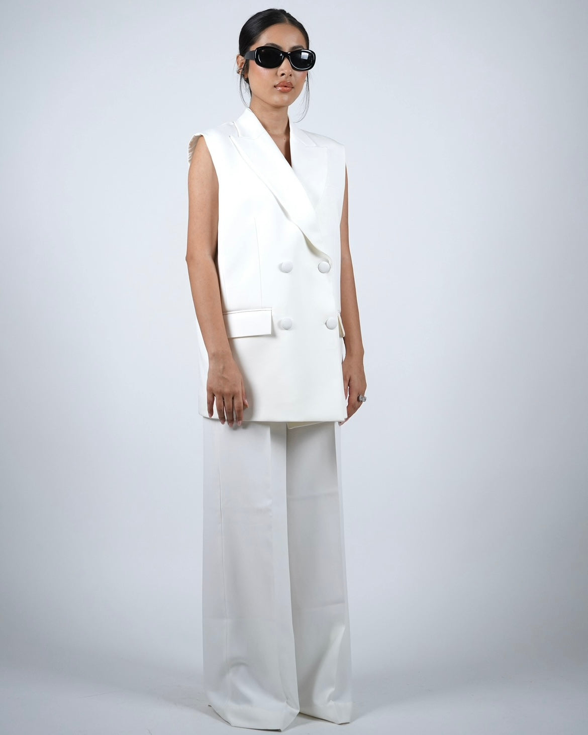 White Sleeveless Pantsuit