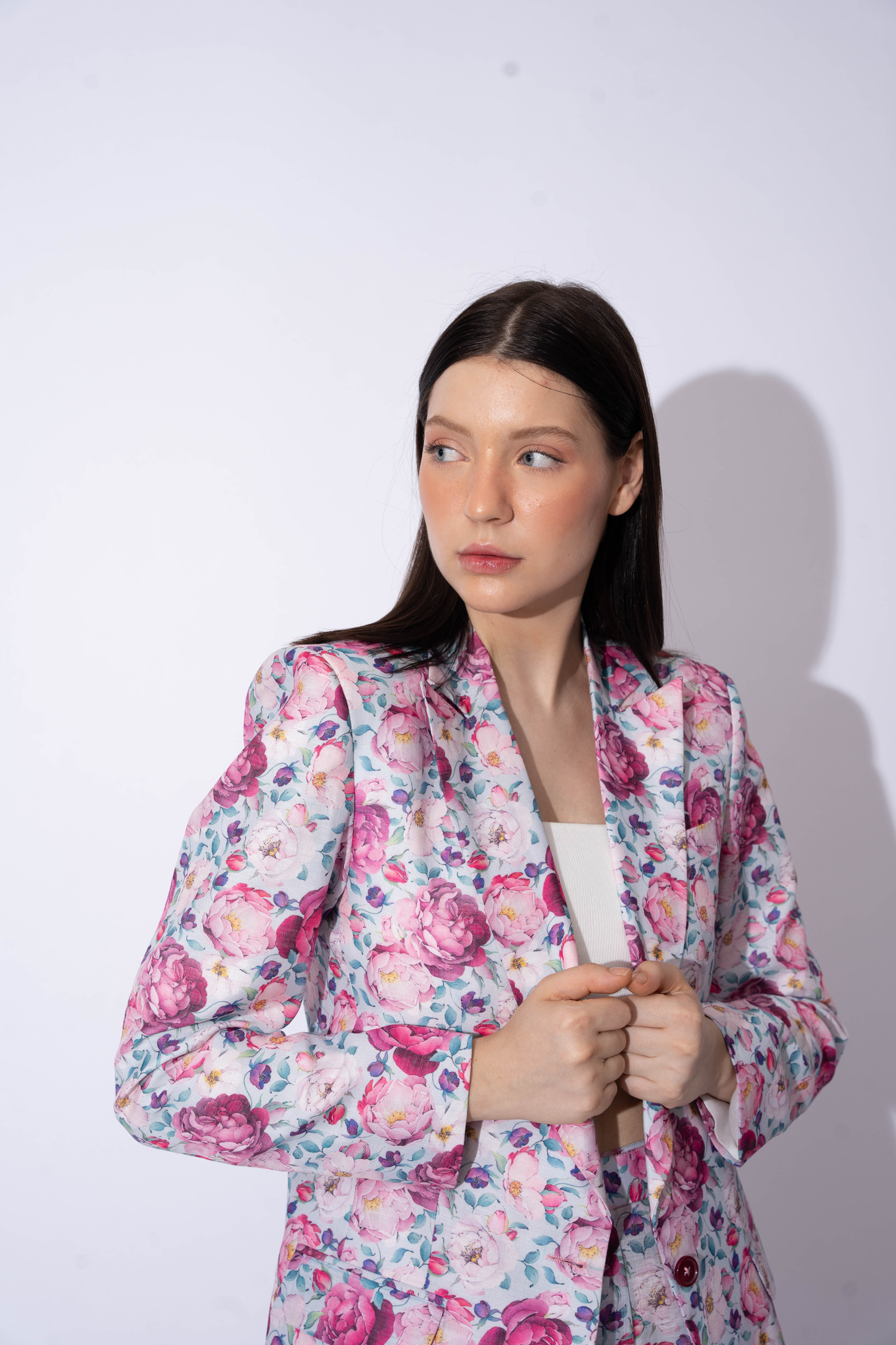 FLORAL LINEN BLAZER