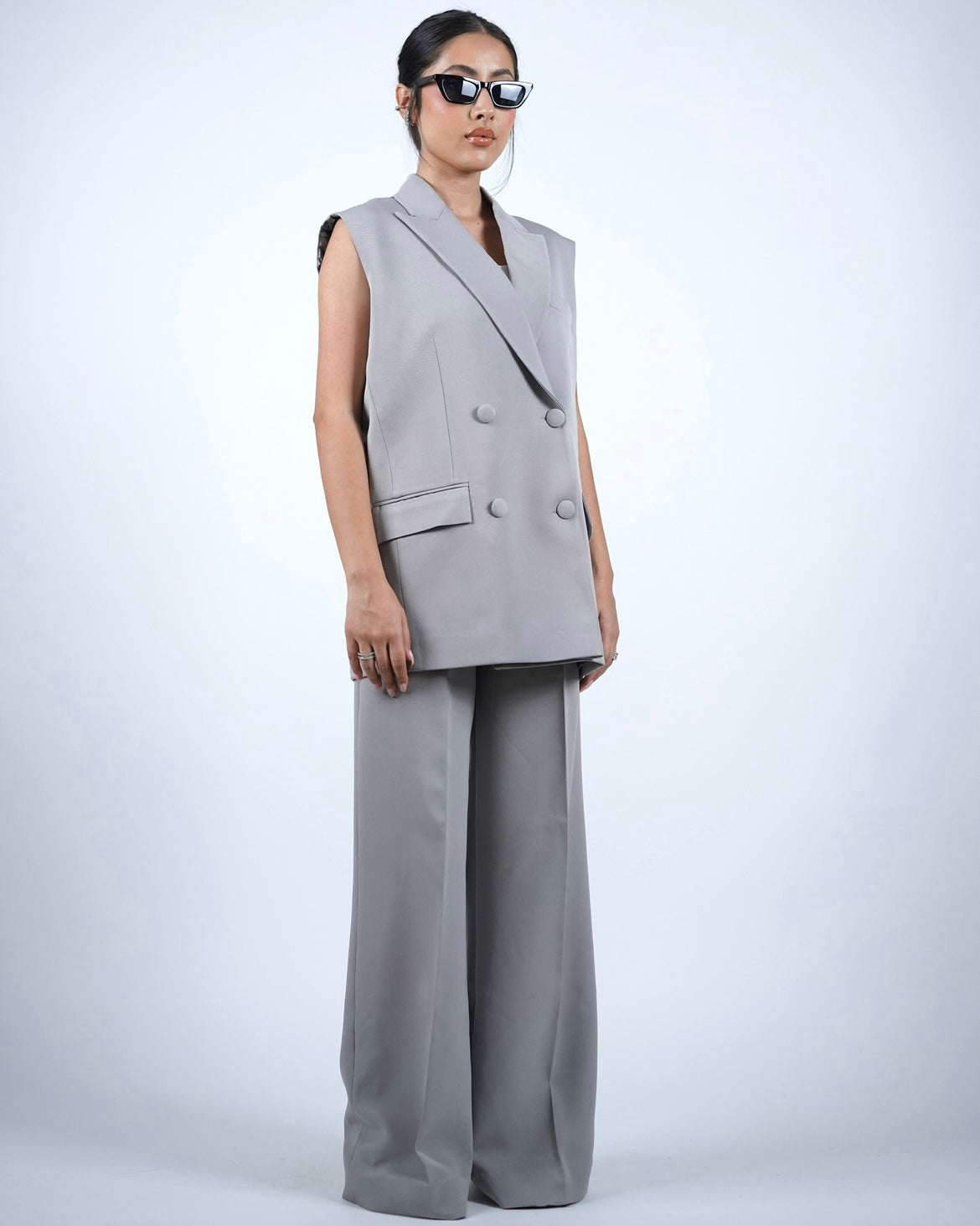 Grey Sleeveless Pantsuit