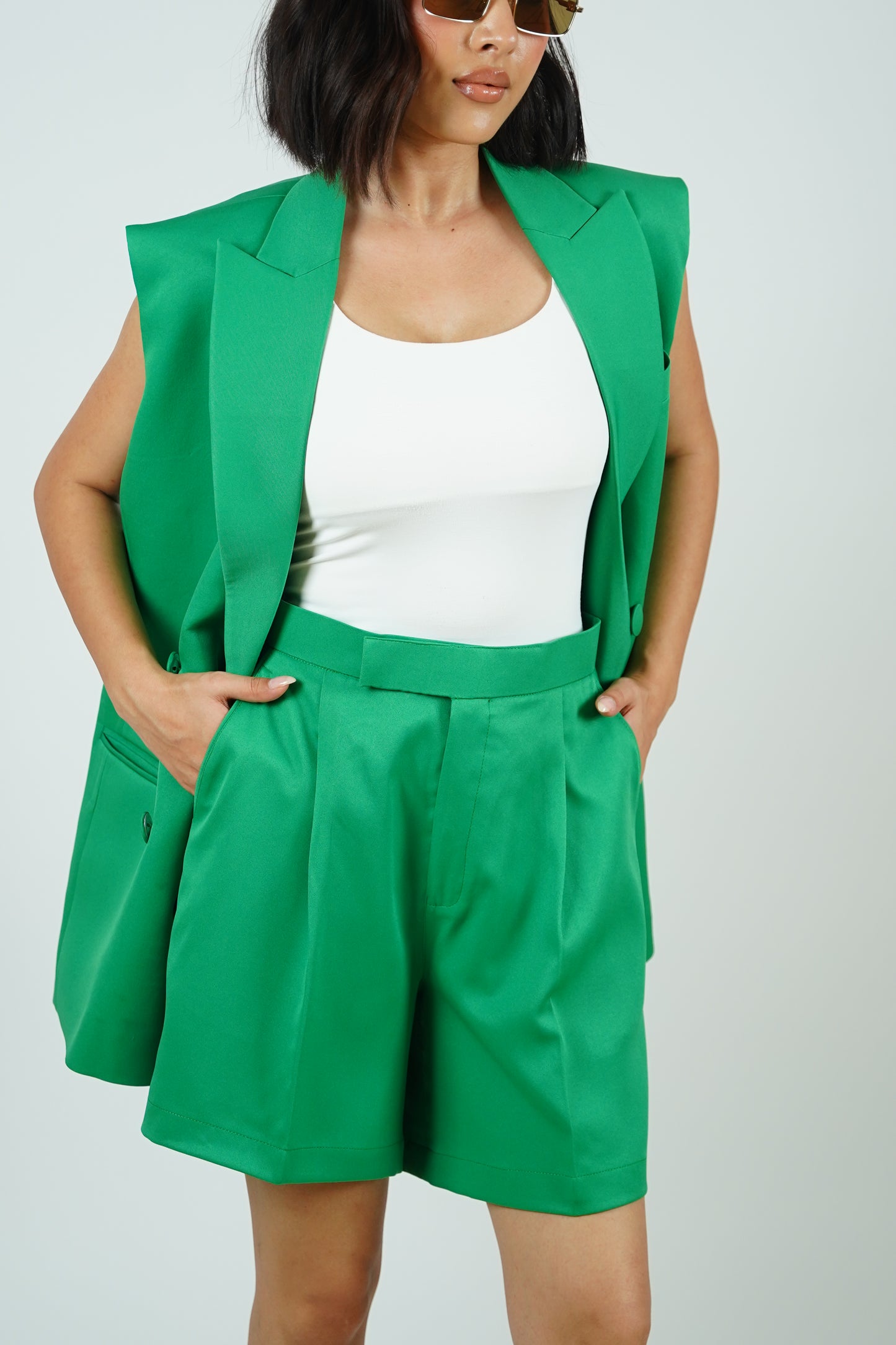 Green Sleeveless Blazer With Shorts