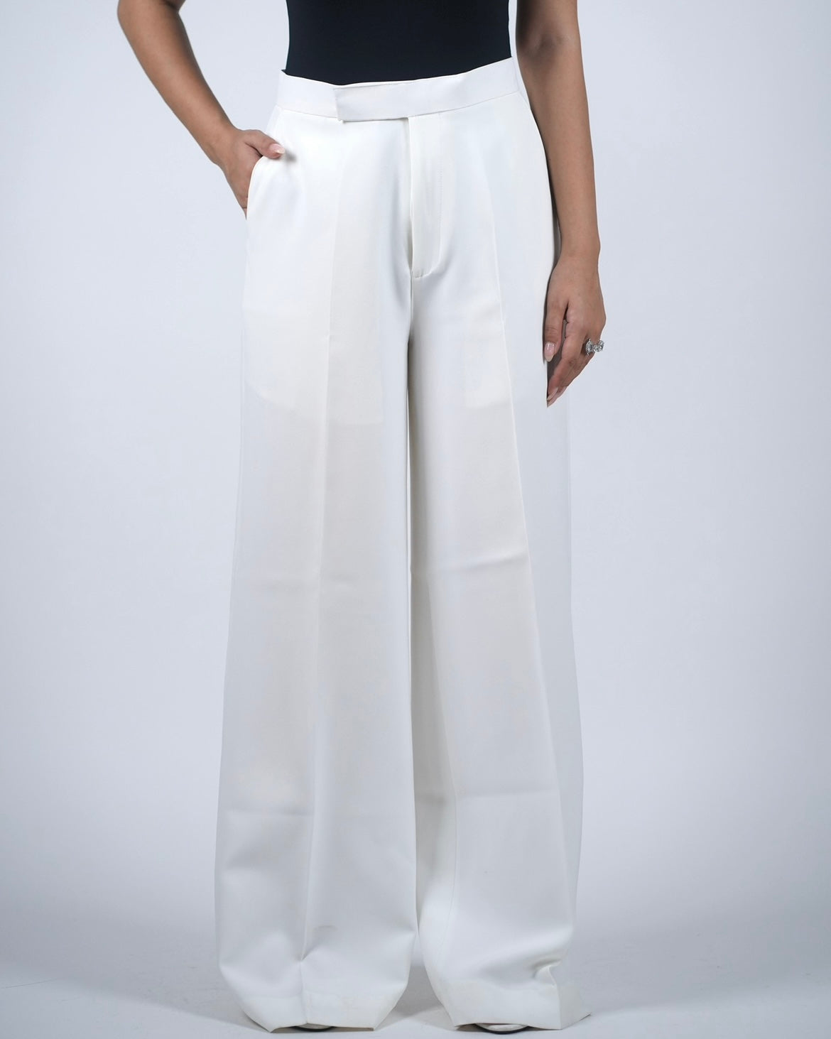 White Sleeveless Pantsuit