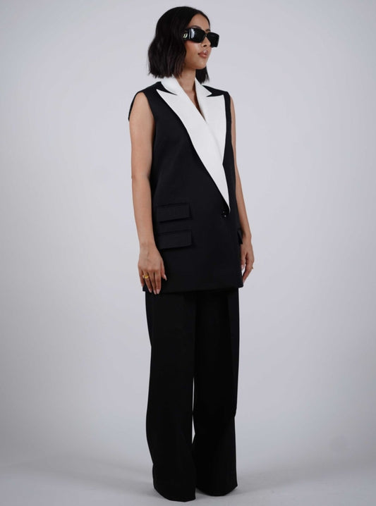 White Black Sleeveless Pantsuit