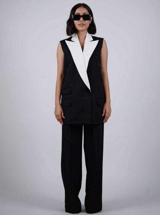 White Black Sleeveless Pantsuit