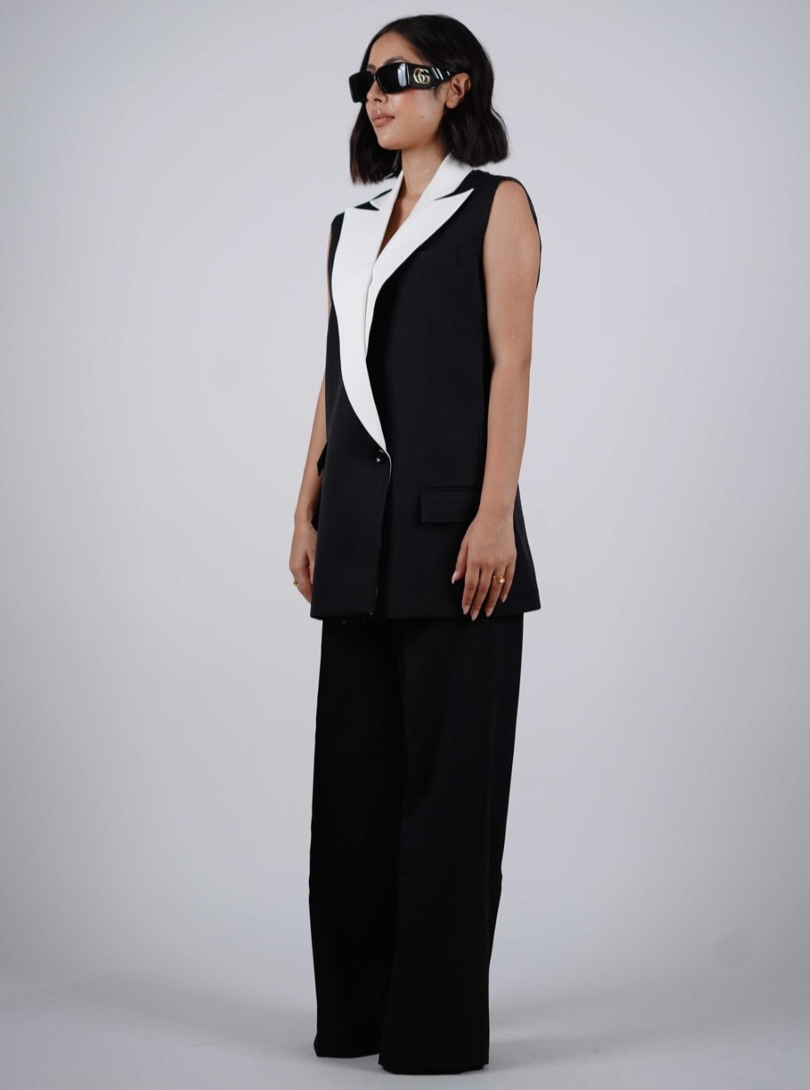 White Black Sleeveless Pantsuit