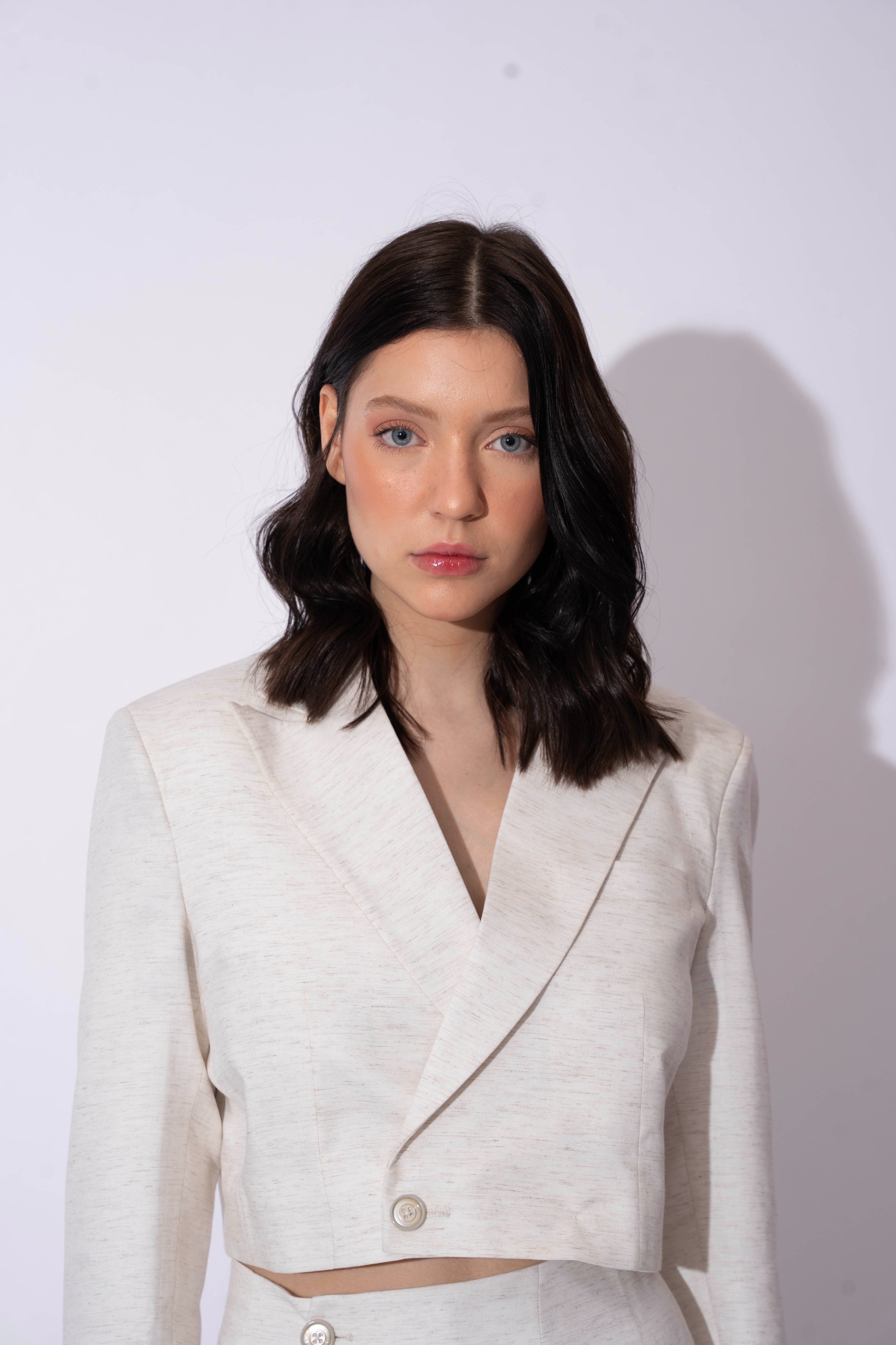 WHITE LINEN CROP BLAZER L - Main Image